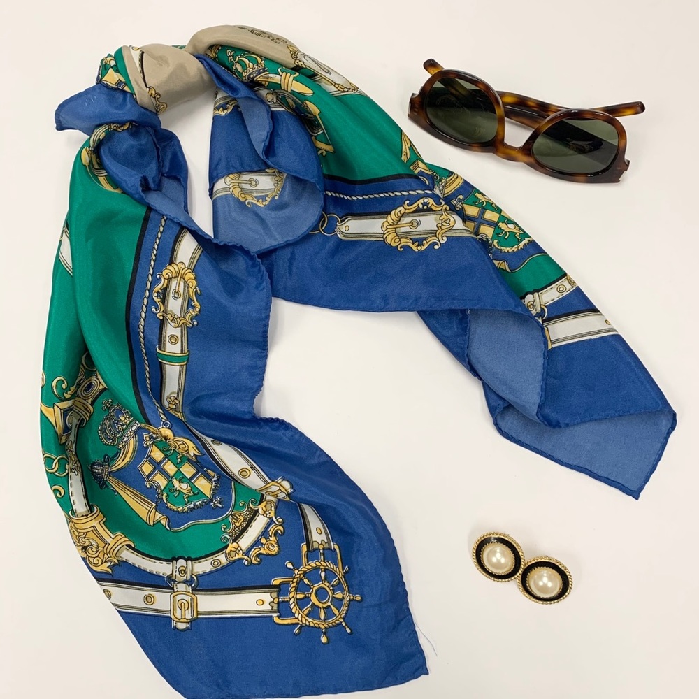 Vintage classic motif silky scarf